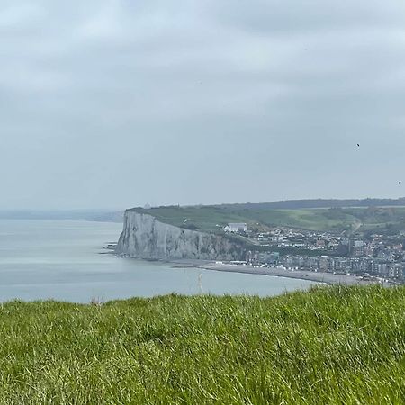Appartement avec grand balcon et vue à 300 m plage, lit Queen Size Mers-les-Bains Exterior foto